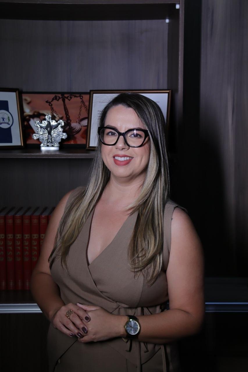 Dra. Laís Lira